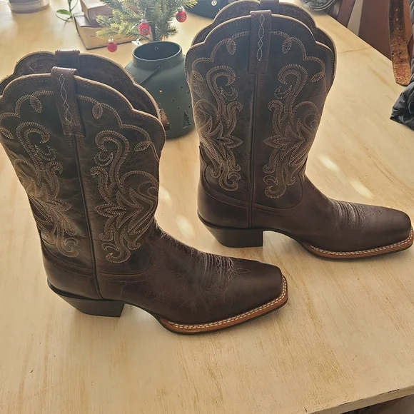 *Brand New* Ariat Cowboy Boots - Picture 6 of 8